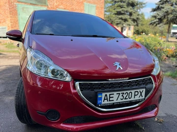 Авто Peugeot 208 2014 № 8030429