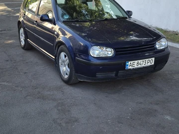 Авто Volkswagen Golf 2000 № 8031375