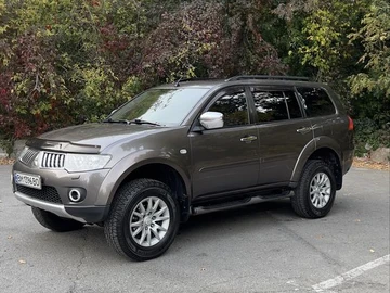 Авто Mitsubishi Pajero Sport 2011 № 8031639