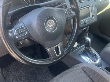 Авто Volkswagen Touran 2013 № 8031654