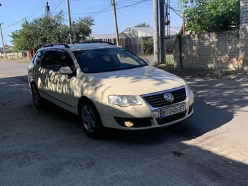 Авто Volkswagen Passat Variant 2010 № 8031905