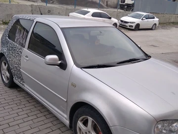 Авто Volkswagen Golf 2002 № 8032625