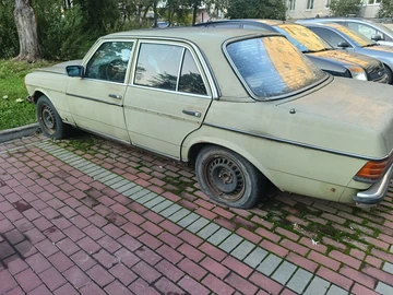 Авто Mercedes W123 1982 № 8032653