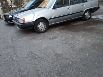 Авто Toyota Camry 1983 № 8032985