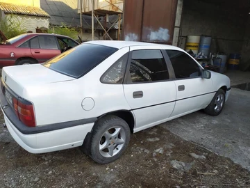 Авто Opel Vectra 1991 № 8033008