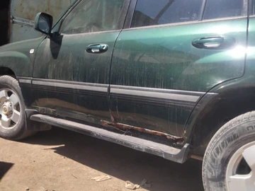 Авто Toyota Land Cruiser 100 2002 № 8033016