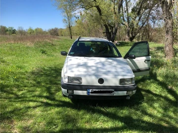 Авто Volkswagen Passat Cc 1992 № 8033043
