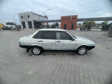Авто ВАЗ 21099 2002 № 8033796