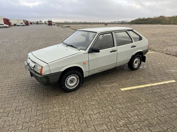 Авто ВАЗ 2109 1990 № 8033810