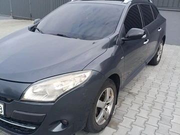 Авто Renault 4 2011 № 8034041