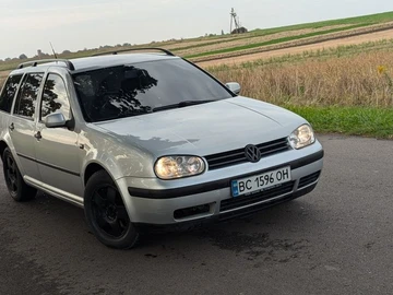 Авто Volkswagen Golf 2000 № 8035042