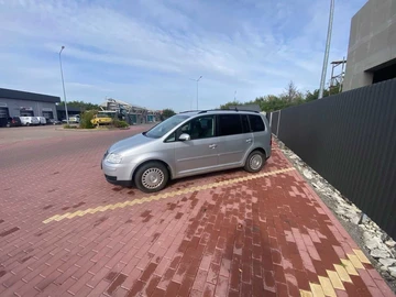 Авто Volkswagen Touran 2004 № 8035114