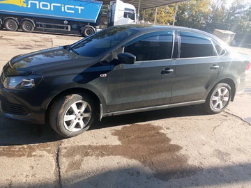 Авто Volkswagen Polo 2011 № 8035465