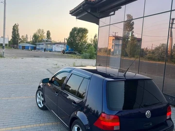 Авто Volkswagen Golf 2000 № 8035581