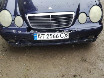 Авто Mercedes 220 2000 № 8036004
