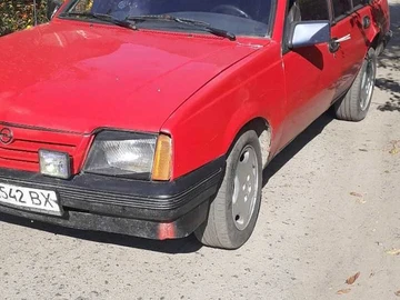 Авто Opel Ascona 1988 № 8036360