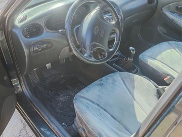Авто Hyundai Elantra 1995 № 8036508
