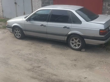 Авто Volkswagen Passat Sedan 1991 № 8037268