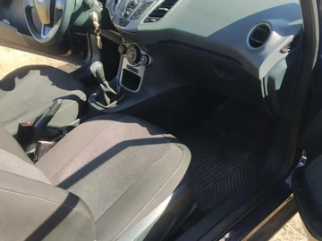 Авто Ford Fiesta 2011 № 8037399