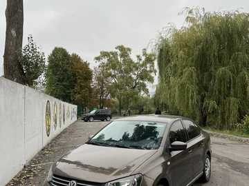 Авто Volkswagen Polo 2015 № 8037968