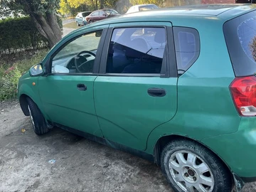 Авто Chevrolet Aveo 2004 № 8038517
