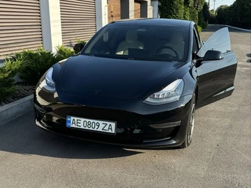 Авто Tesla Model 3 2019 № 8038715