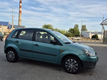 Авто Ford Fiesta 2007 № 8039335