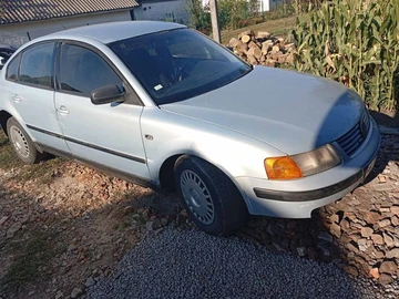 Авто Volkswagen Passat Sedan 1996 № 8039534