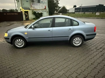 Авто Volkswagen Passat Sedan 1998 № 8039606