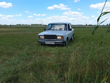 Авто ВАЗ 2107 1982 № 8040317