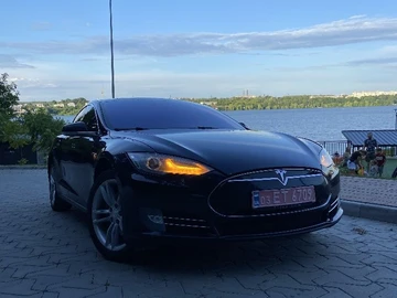 Авто Tesla Model S 2014 № 8040455