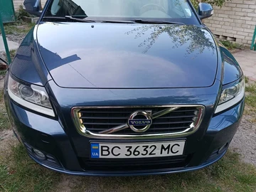 Авто Volvo V50 2011 № 8040535