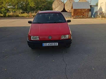 Авто Volkswagen Passat Variant 1992 № 8040578