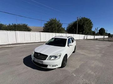 Авто Skoda Octavia 2010 № 8040597