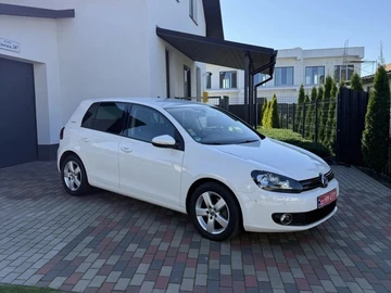 Авто Volkswagen Golf 2010 № 8041003