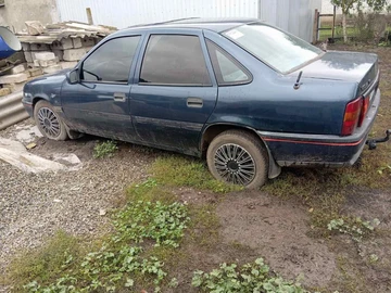 Авто Opel Vectra 1989 № 8041120