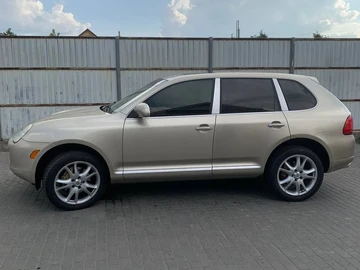 Авто Porsche Cayenne 2005 № 8041166