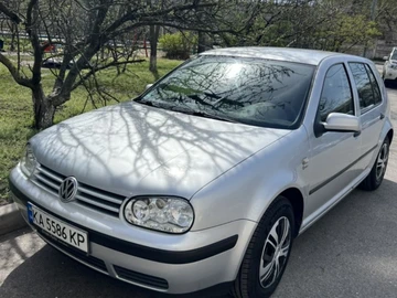 Авто Volkswagen Golf 2000 № 8041416