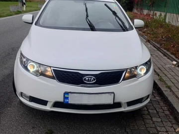 Авто KIA Cerato Forte  2011 № 8042032