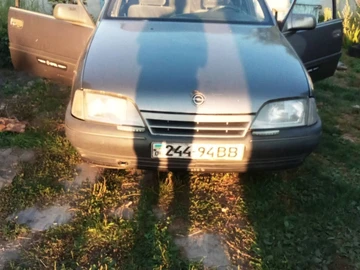 Авто Opel Omega 1988 № 8042112