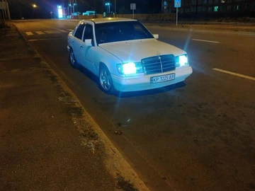 Авто Mercedes 230 1985 № 8042413