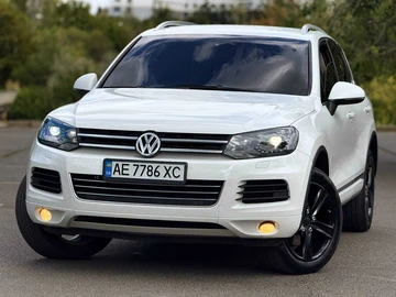 Авто Volkswagen Touareg 2015 № 8042489