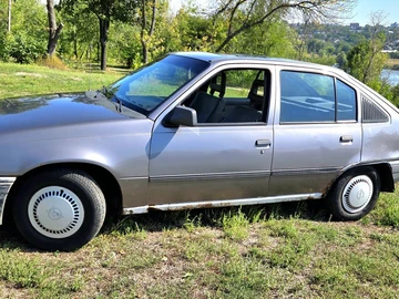 Авто Opel Kadett 1988 № 8042905