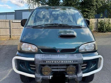Авто Mitsubishi Delica 1994 № 8043113