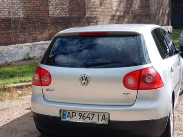 Авто Volkswagen Golf 2004 № 8043445