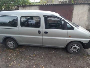 Авто Hyundai H200 1999 № 8043450