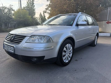 Авто Volkswagen Passat Variant 2003 № 8043760
