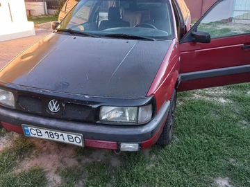 Авто Volkswagen Passat Sedan 1989 № 8043762