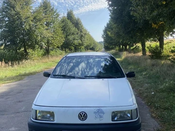 Авто Volkswagen Passat Sedan 1991 № 8044280