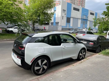 Авто BMW I3 2016 № 8044849